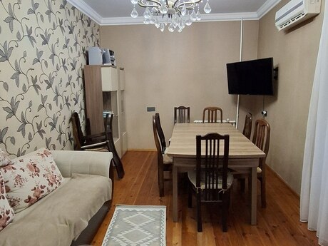 3 otaqlı köhnə tikili - Azadlıq Prospekti m. - 70 m²