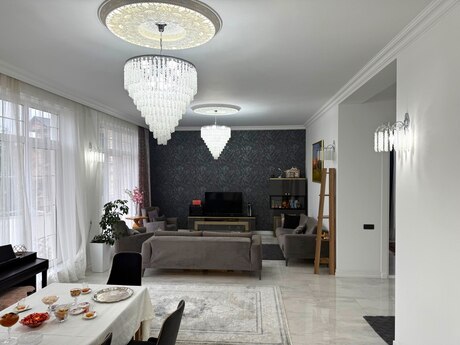 7 otaqlı həyət evi/bağ evi - Badamdar q. - 350 m²