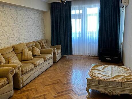 2 otaqlı köhnə tikili - Gənclik m. - 70 m²