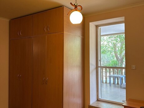 5 otaqlı həyət evi/bağ evi - Novxanı q. - 170 m²