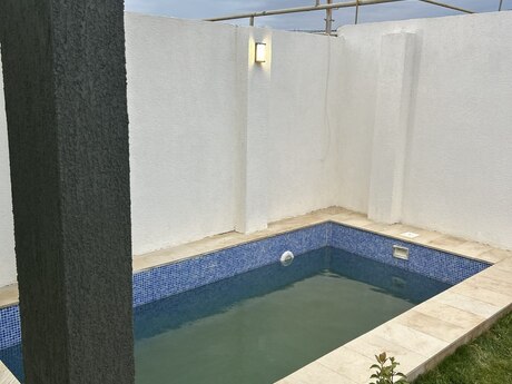 4 otaqlı həyət evi/bağ evi - Mərdəkan q. - 130 m²