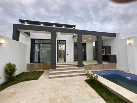 4 otaqlı həyət evi/bağ evi - Mərdəkan q. - 130 m²