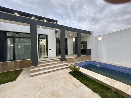 4 otaqlı həyət evi/bağ evi - Mərdəkan q. - 130 m²