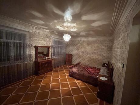 6 otaqlı həyət evi/bağ evi - Gəncə - 300 m²