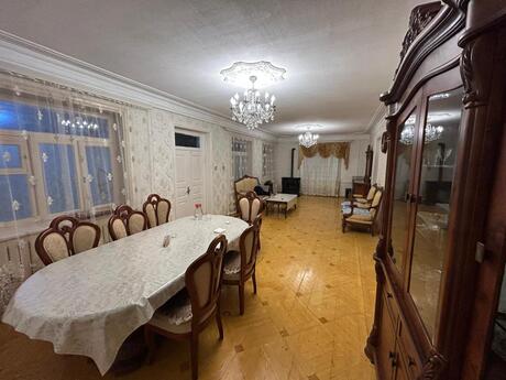 6 otaqlı həyət evi/bağ evi - Gəncə - 300 m²