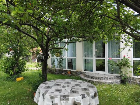 2 otaqlı həyət evi/bağ evi - Qax - 60 m²