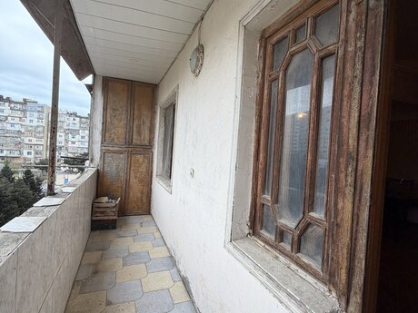 5 otaqlı köhnə tikili - Massiv D q. - 105 m²