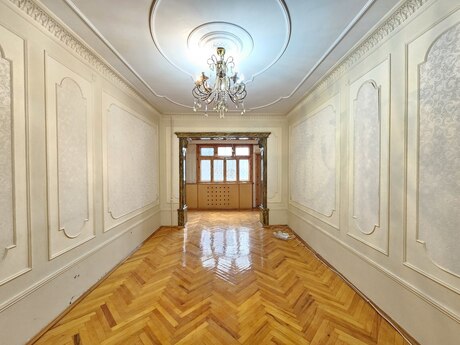 2 otaqlı köhnə tikili - Azadlıq Prospekti m. - 70 m²