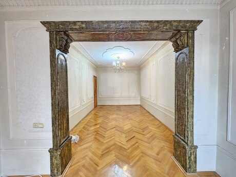2 otaqlı köhnə tikili - Azadlıq Prospekti m. - 70 m²