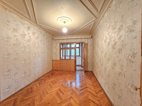 2 otaqlı köhnə tikili - Azadlıq Prospekti m. - 70 m²