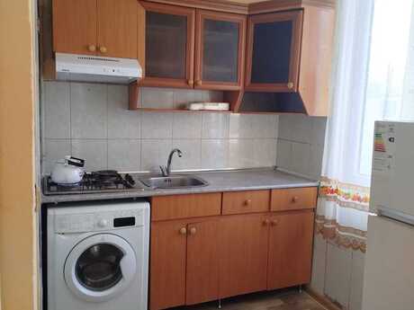 2 otaqlı köhnə tikili - Memar Əcəmi m. - 42 m²
