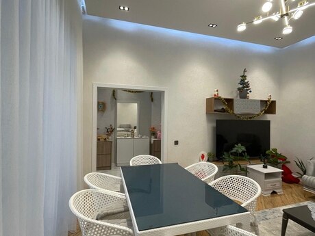 3 otaqlı həyət evi/bağ evi - Mərdəkan q. - 170 m²