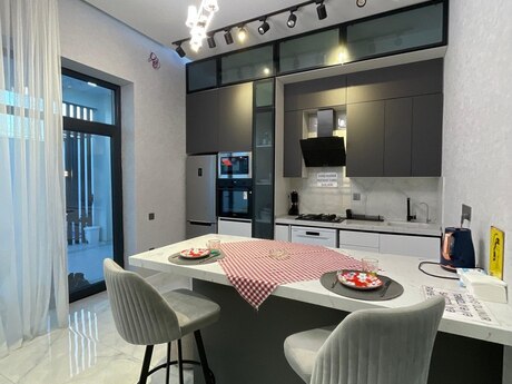 3 otaqlı həyət evi/bağ evi - Mərdəkan q. - 170 m²