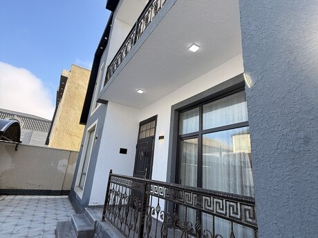 5 otaqlı həyət evi/bağ evi - Binə q. - 200 m²