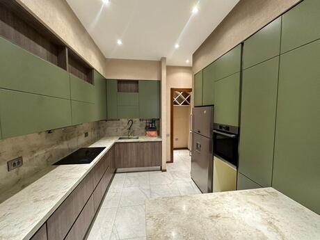 4 otaqlı yeni tikili - 28 May m. - 200 m²