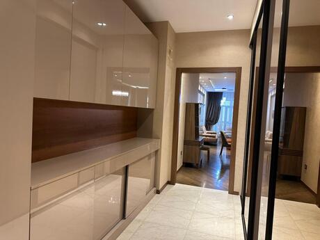 4 otaqlı yeni tikili - 28 May m. - 200 m²