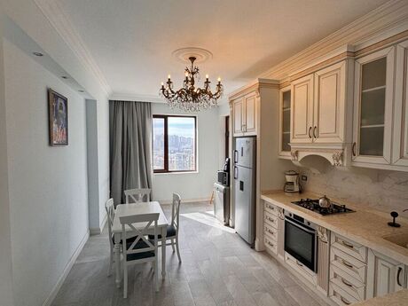 Kirayə 4 otaqlı mənzil, 200 m², İzmir Residence: 3 500 ₼/ay 5