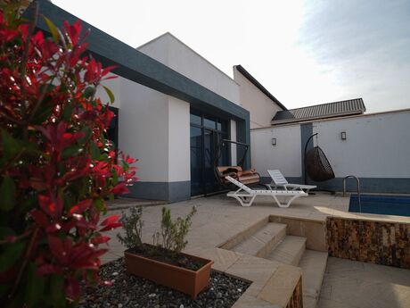 4 otaqlı həyət evi/bağ evi - Mərdəkan q. - 120 m²