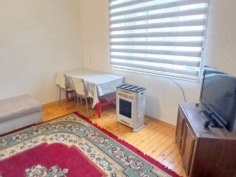 2 otaqlı həyət evi/bağ evi - Əhmədli m. - 60 m²
