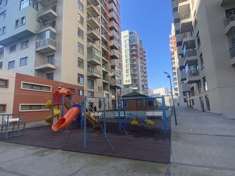 4 otaqlı yeni tikili - 8 Noyabr m. - 160 m²