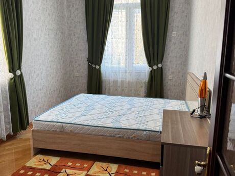 2 otaqlı köhnə tikili - 28 May m. - 70 m²
