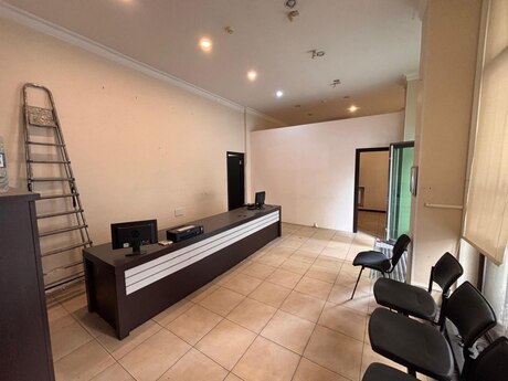 Obyekt - Şah İsmayıl Xətai m. - 300 m²