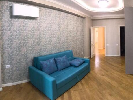 4 otaqlı yeni tikili - Şah İsmayıl Xətai m. - 253 m²