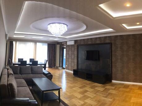 4 otaqlı yeni tikili - Şah İsmayıl Xətai m. - 253 m²