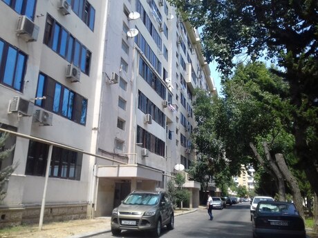 2-комн. вторичка - м. Азадлыг проспекти - 43 м²