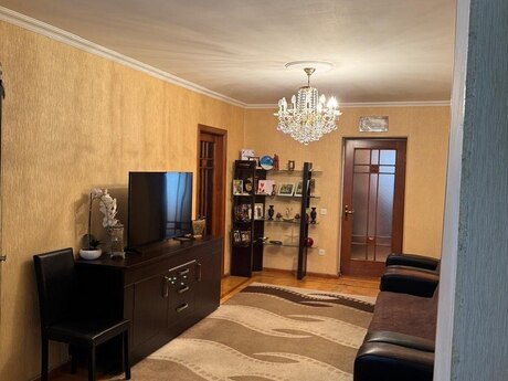 4 otaqlı köhnə tikili - Nizami m. - 80 m²