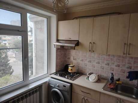 2 otaqlı köhnə tikili - Neftçilər m. - 55 m²