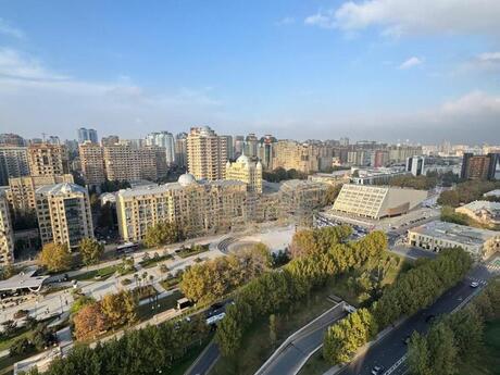 3-комн. новостройка - м. Сахил - 150 м²