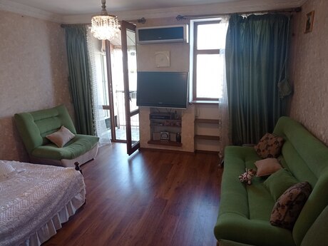 1 otaqlı köhnə tikili - Bayıl q. - 38 m²