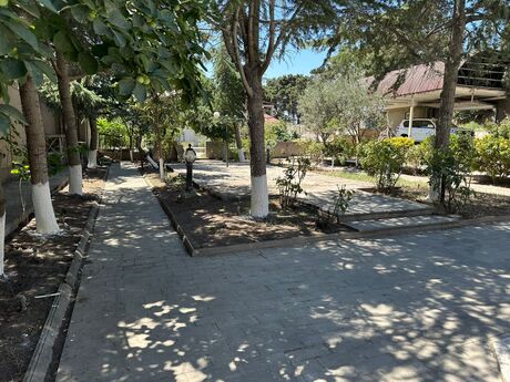 7 otaqlı həyət evi/bağ evi - M.Ə.Rəsulzadə q. - 400 m²