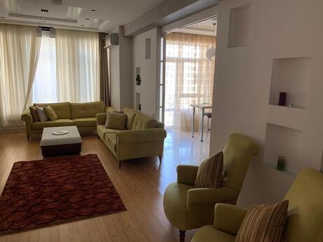 3-room apartment, 130 m², 8 Noyabr: 390 000 ₼ 3