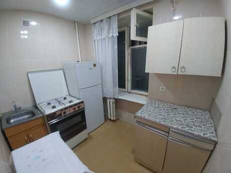 1 otaqlı köhnə tikili - İnşaatçılar m. - 35 m²