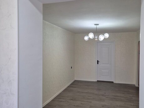 3-комн. вторичка - м. Иншаатчылар - 52 м²