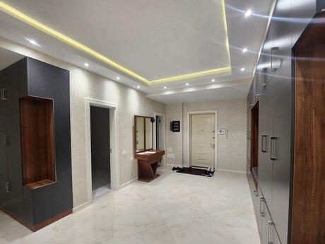 3 otaqlı yeni tikili - Şah İsmayıl Xətai m. - 200 m²