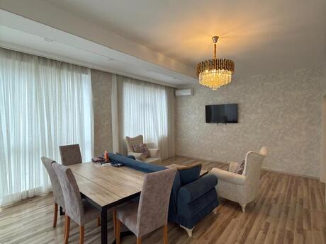 4 otaqlı yeni tikili - Gənclik m. - 160 m²