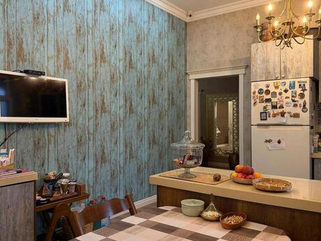 4 otaqlı yeni tikili - İnşaatçılar m. - 157 m²