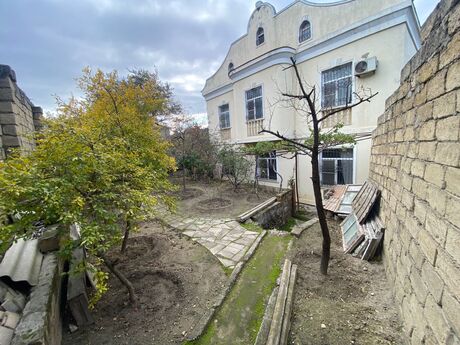 9 otaqlı həyət evi/bağ evi - Azadlıq Prospekti m. - 435 m²