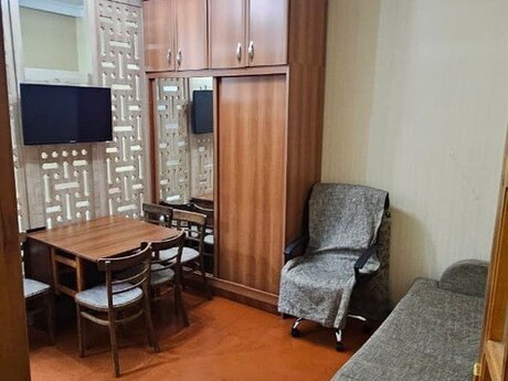 2 otaqlı köhnə tikili - Memar Əcəmi m. - 45 m²