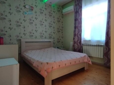 3 otaqlı həyət evi/bağ evi - Ağ şəhər q. - 120 m²