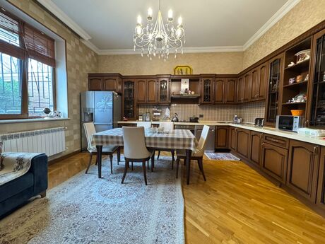 6 otaqlı həyət evi/bağ evi - Qara Qarayev m. - 900 m²
