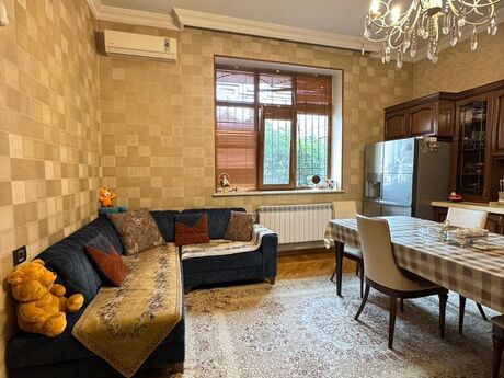 6 otaqlı həyət evi/bağ evi - Qara Qarayev m. - 900 m²