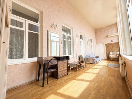 5 otaqlı köhnə tikili - İçəri Şəhər m. - 190 m²