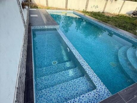 7 otaqlı həyət evi/bağ evi - Buzovna q. - 400 m²