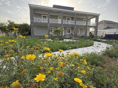 7 otaqlı həyət evi/bağ evi - Buzovna q. - 400 m²