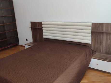 4 otaqlı köhnə tikili - Nəsimi r. - 110 m²