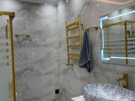 6 otaqlı həyət evi/bağ evi - Binəqədi q. - 300 m²